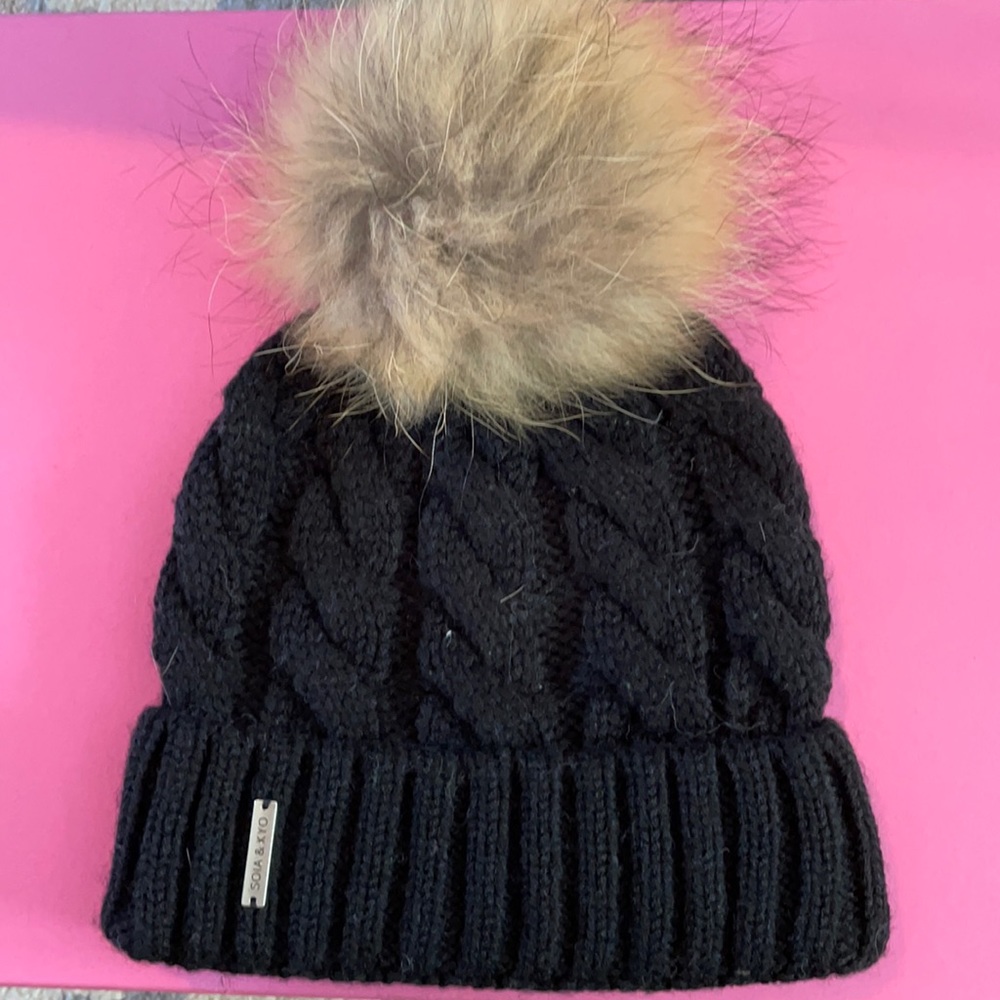 Soia and Kyo winter hat with fur Pom!